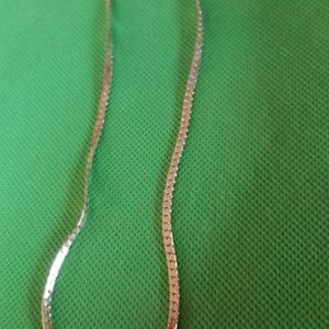 Small costume diamond .